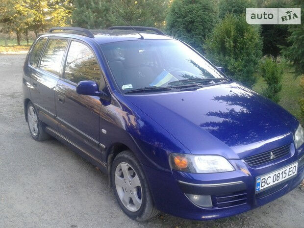 Mitsubishi Space Star 2003 року