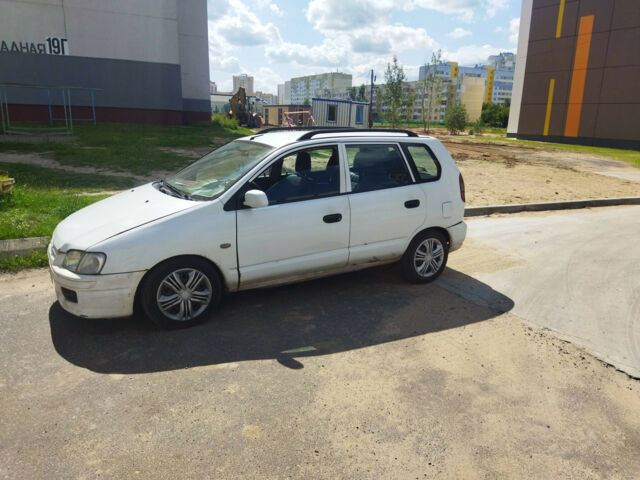 Mitsubishi Space Star 2001 року