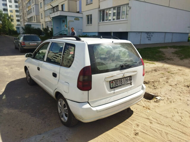 Mitsubishi Space Star 2001 року