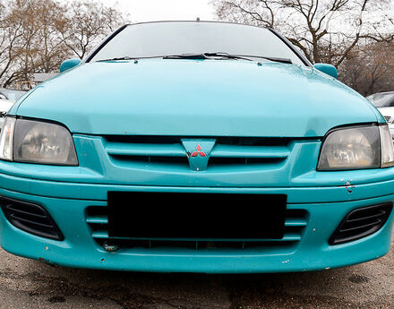 Mitsubishi Space Star 1999 року