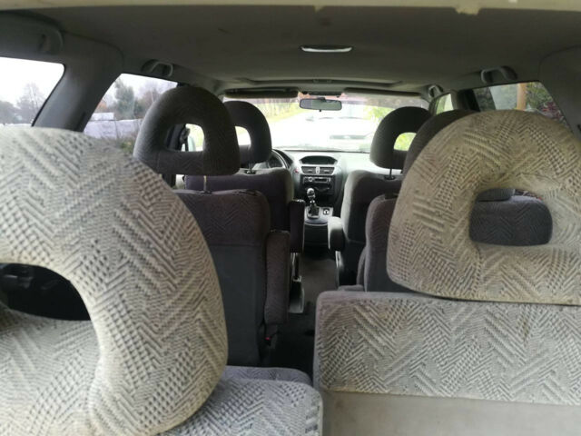 Mitsubishi Space Wagon 1999 года