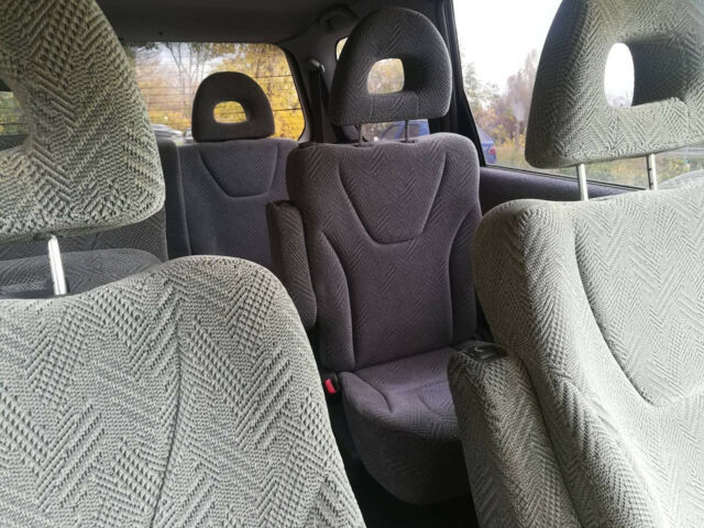 Mitsubishi Space Wagon 1999 года