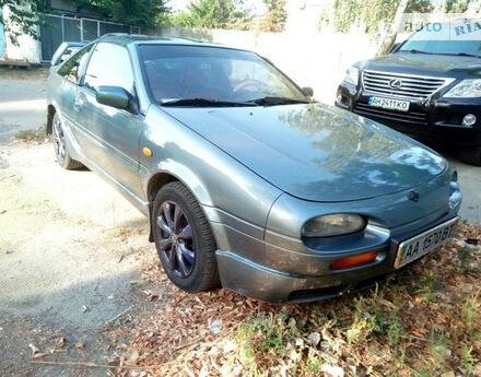 Nissan 100NX 1990 года