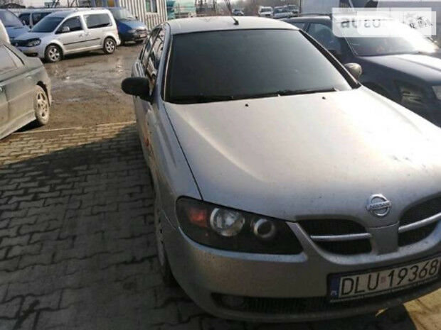 Nissan Almera 2004 року