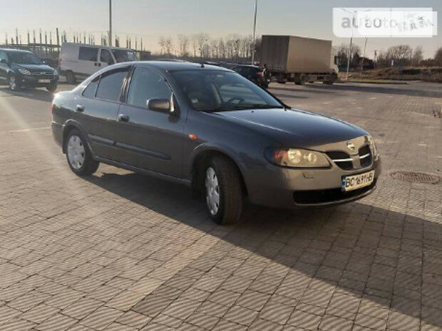 Nissan Almera 2004 року