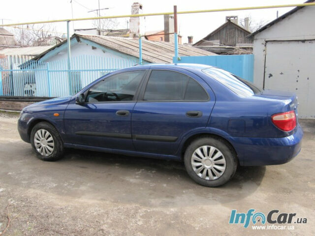 Nissan Almera 2004 року