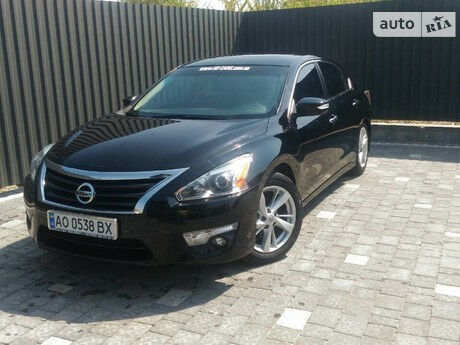 Nissan Altima 2014 года