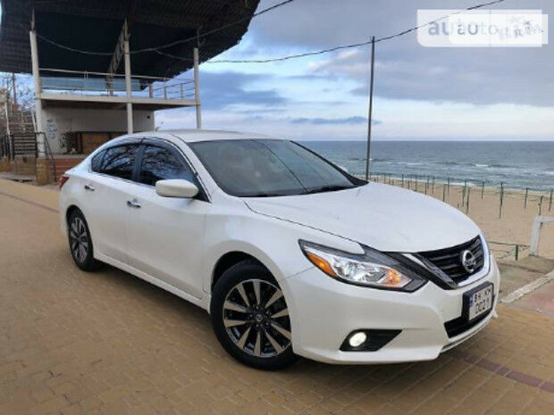 Nissan Altima 2017 года