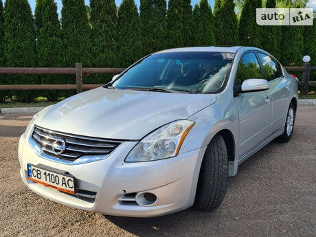 Nissan Altima 2011 года