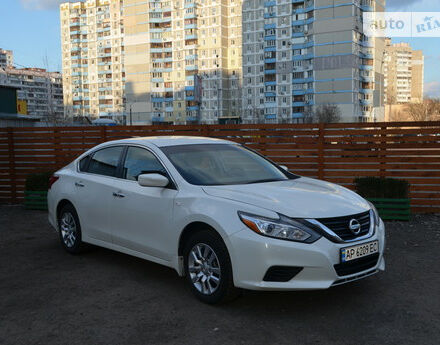 Nissan Altima 2016 року