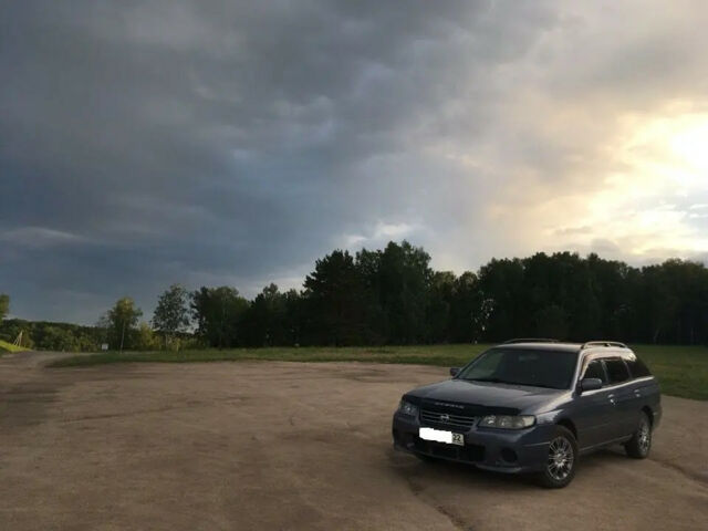 Nissan Avenir 2003 года