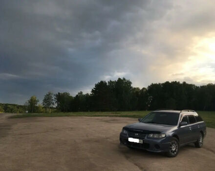 Nissan Avenir 2003 года