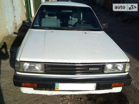 Nissan Bluebird 1985 року