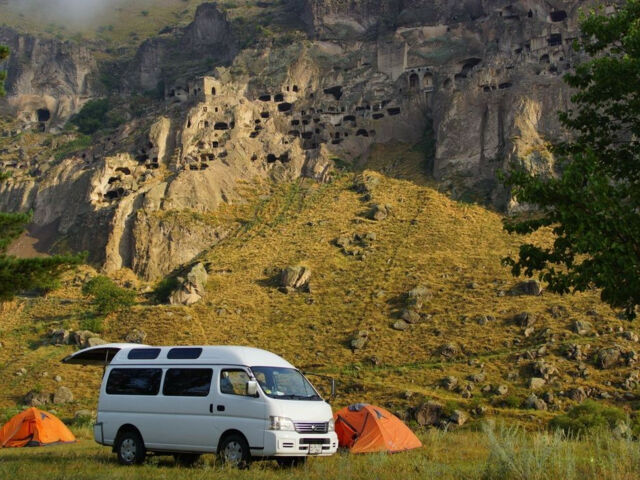 Nissan Caravan 2004 года