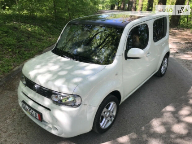 Nissan Cube 2010 года