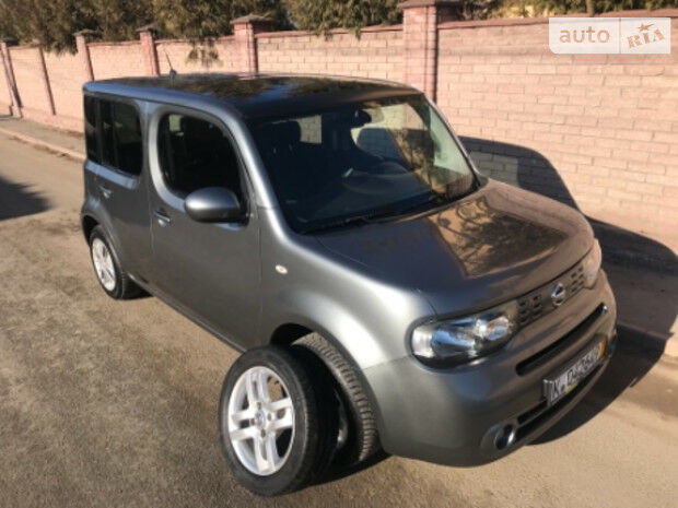 Nissan Cube 2010 года