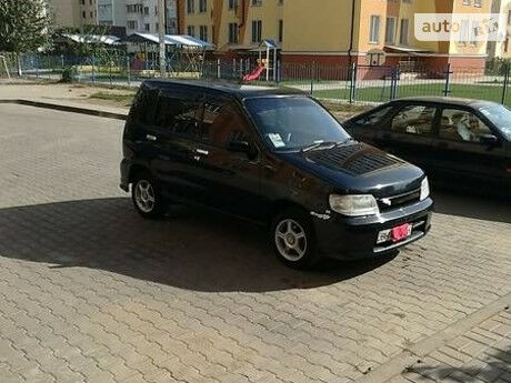 Nissan Cube 1999 года