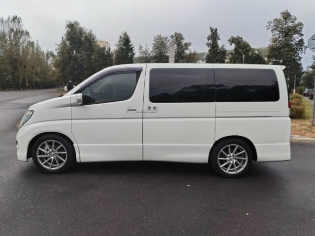 Nissan Elgrand 2005 року