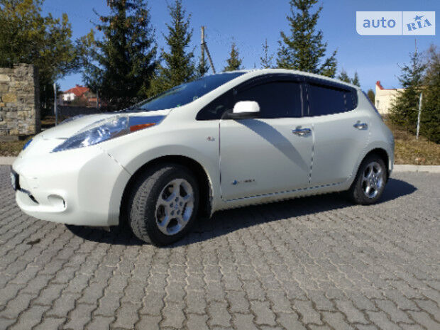 Nissan Leaf 2012 року