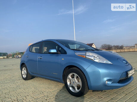 Nissan Leaf 2013 року