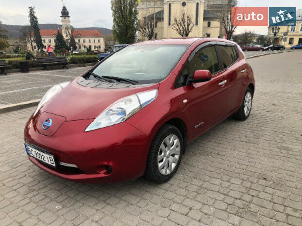 Nissan Leaf 2013 года