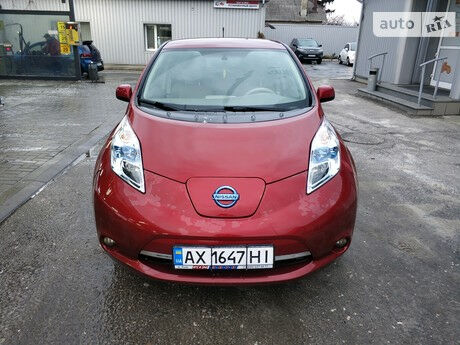 Nissan Leaf 2012 года