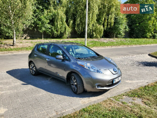 Nissan Leaf 2014 года