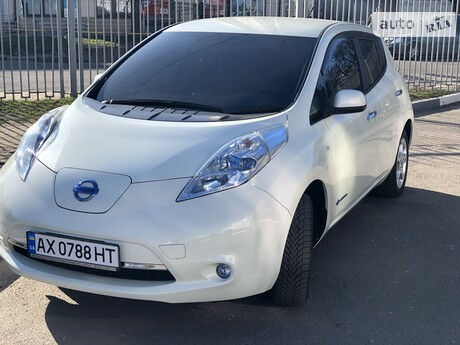 Nissan Leaf 2012 года