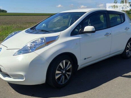 Nissan Leaf 2014 года