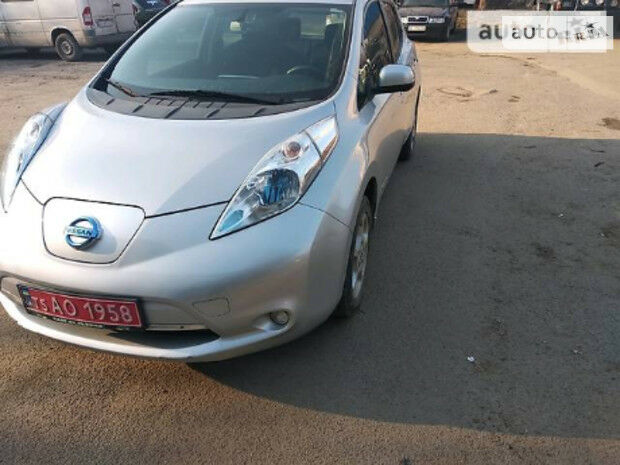 Nissan Leaf 2014 року