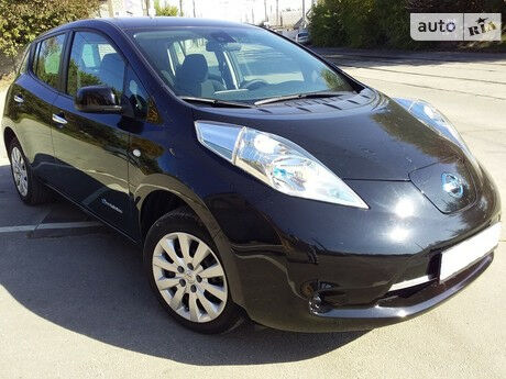 Nissan Leaf 2015 года