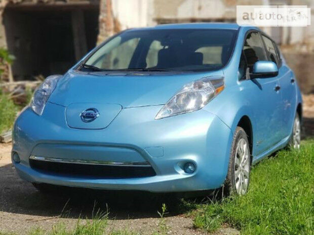 Nissan Leaf 2014 року