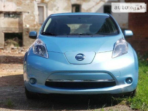 Nissan Leaf 2014 року