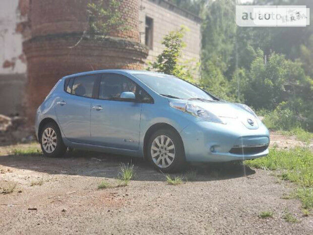 Nissan Leaf 2014 року