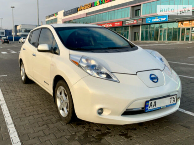 Nissan Leaf 2013 року