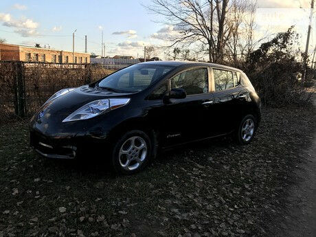 Nissan Leaf 2013 года