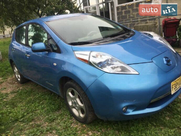 Nissan Leaf 2012 года