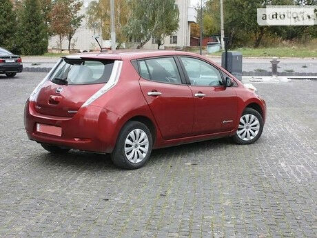 Ниссан Лиф 2014 року Nissan Leaf 2014 року