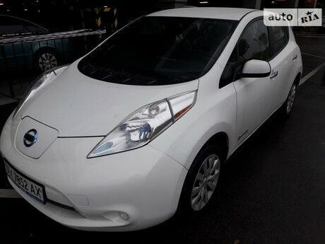 Nissan Leaf 2013 года