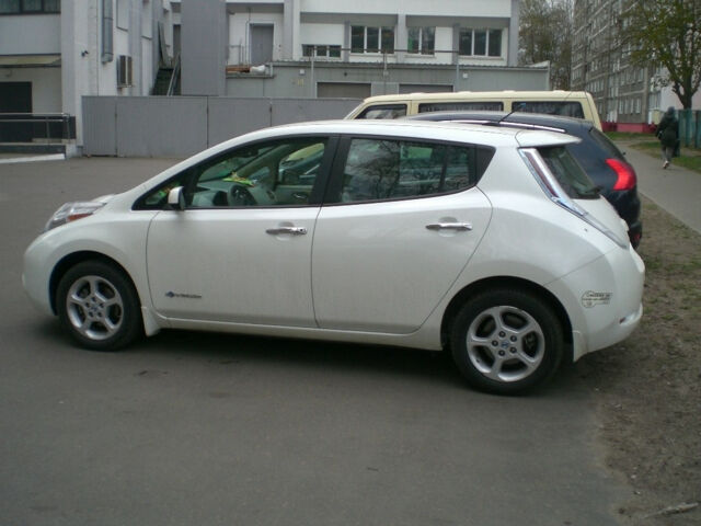 Nissan Leaf 2013 року