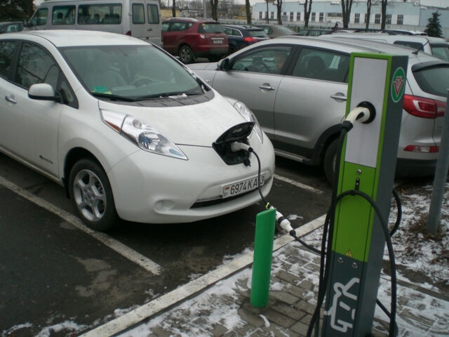 Nissan Leaf 2013 года