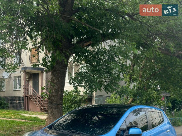 Ниссан Лиф 2011 года Nissan Leaf 2011 года
