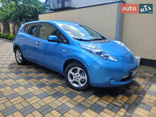 Nissan Leaf 2012 года