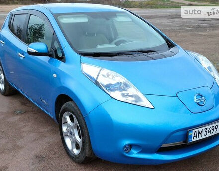 Nissan Leaf 2011 року