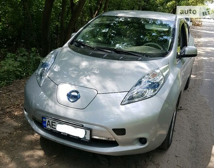 Nissan Leaf 2012 года