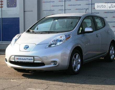 Nissan Leaf 2013 года