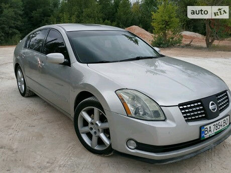 Nissan Maxima 2004 года