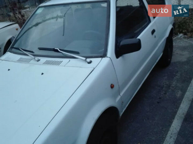 Ниссан Микра 1988 года Nissan Micra 1988 года