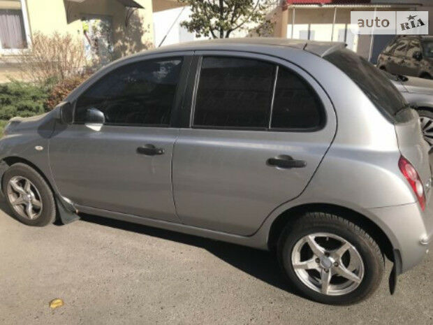 Nissan Micra 2010 года