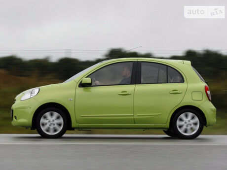 Ниссан Микра 2002 року Nissan Micra 2002 року